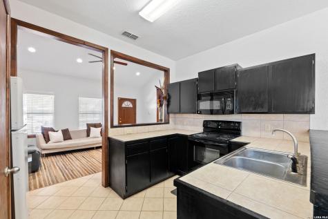 714 Houston Pleasanton TX 78064