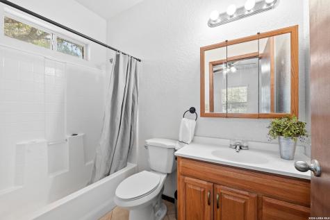 714 Houston Pleasanton TX 78064