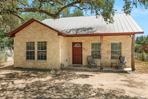 714 Houston Pleasanton TX 78064