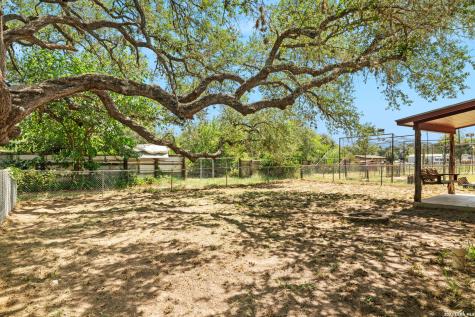 714 Houston Pleasanton TX 78064