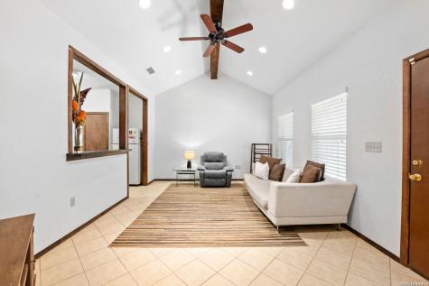 714 Houston Pleasanton TX 78064