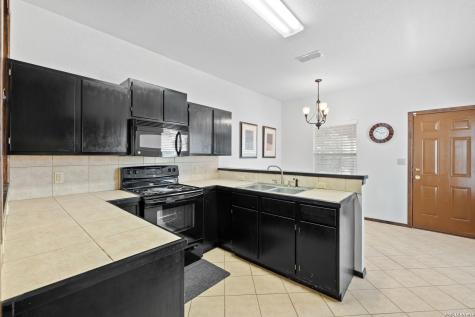714 Houston Pleasanton TX 78064