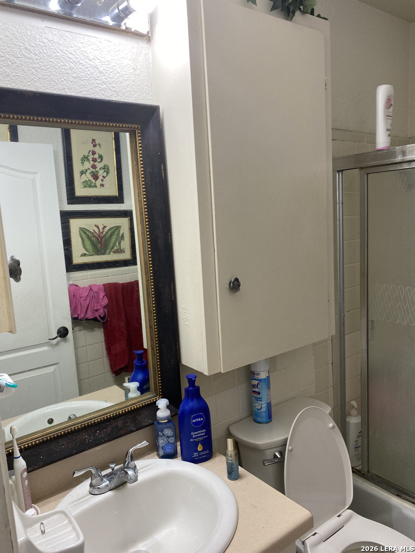 4327 Valleyfield San Antonio TX 78222