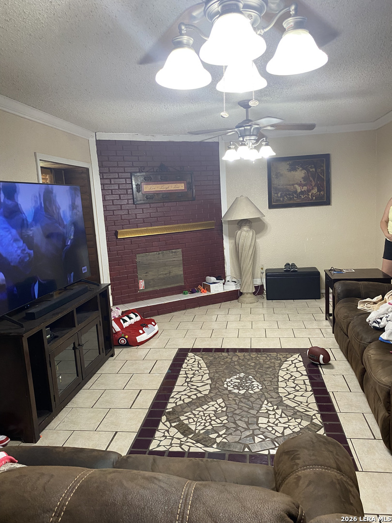 4327 Valleyfield San Antonio TX 78222