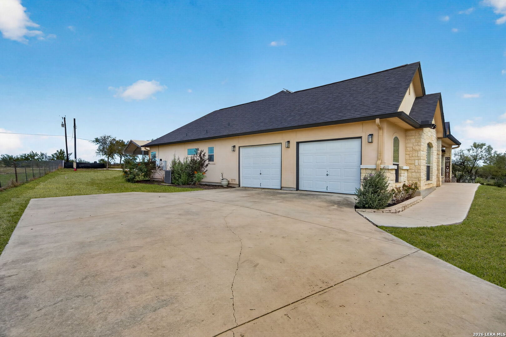 1027 County Road 367 Hondo TX 78861