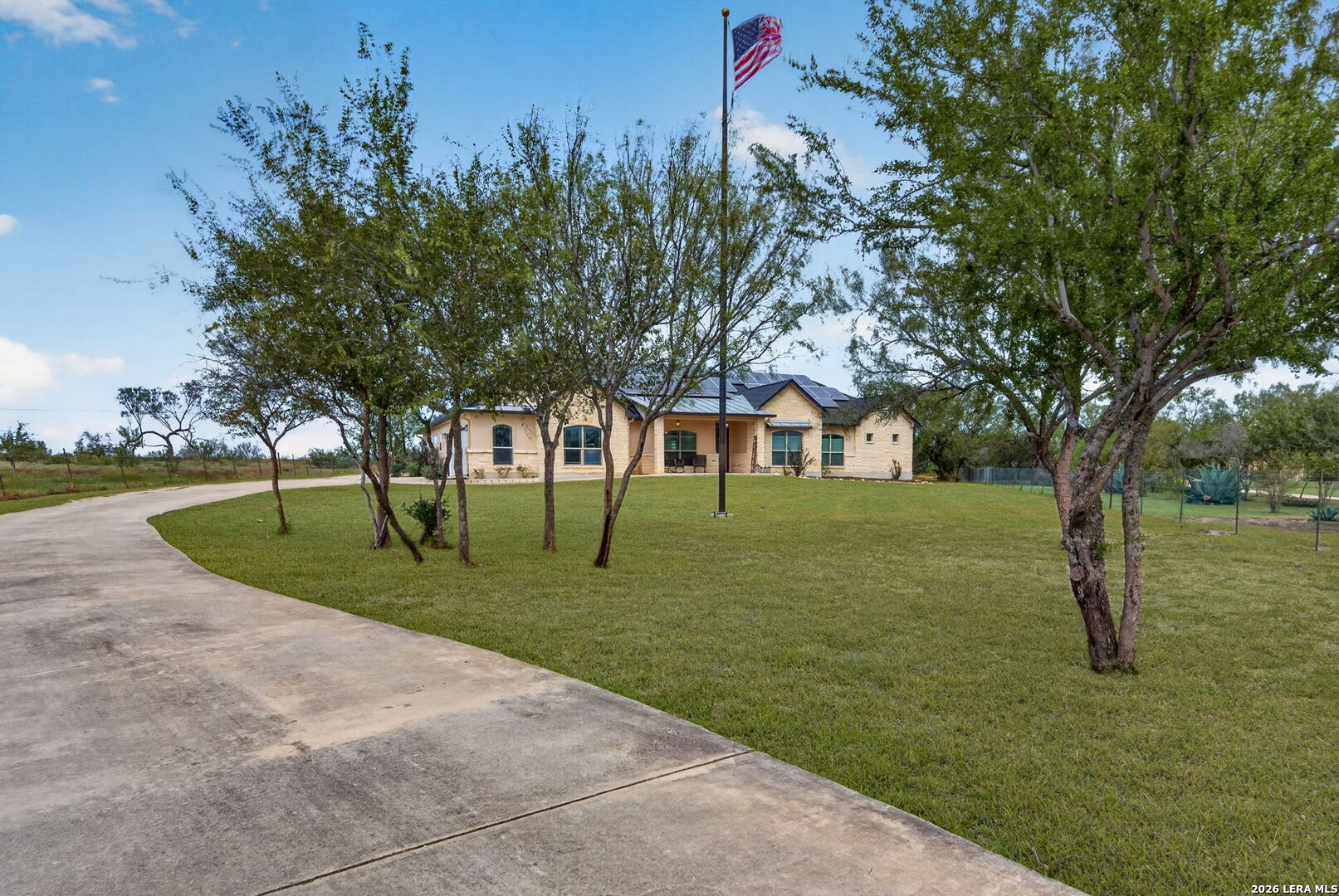1027 County Road 367 Hondo TX 78861