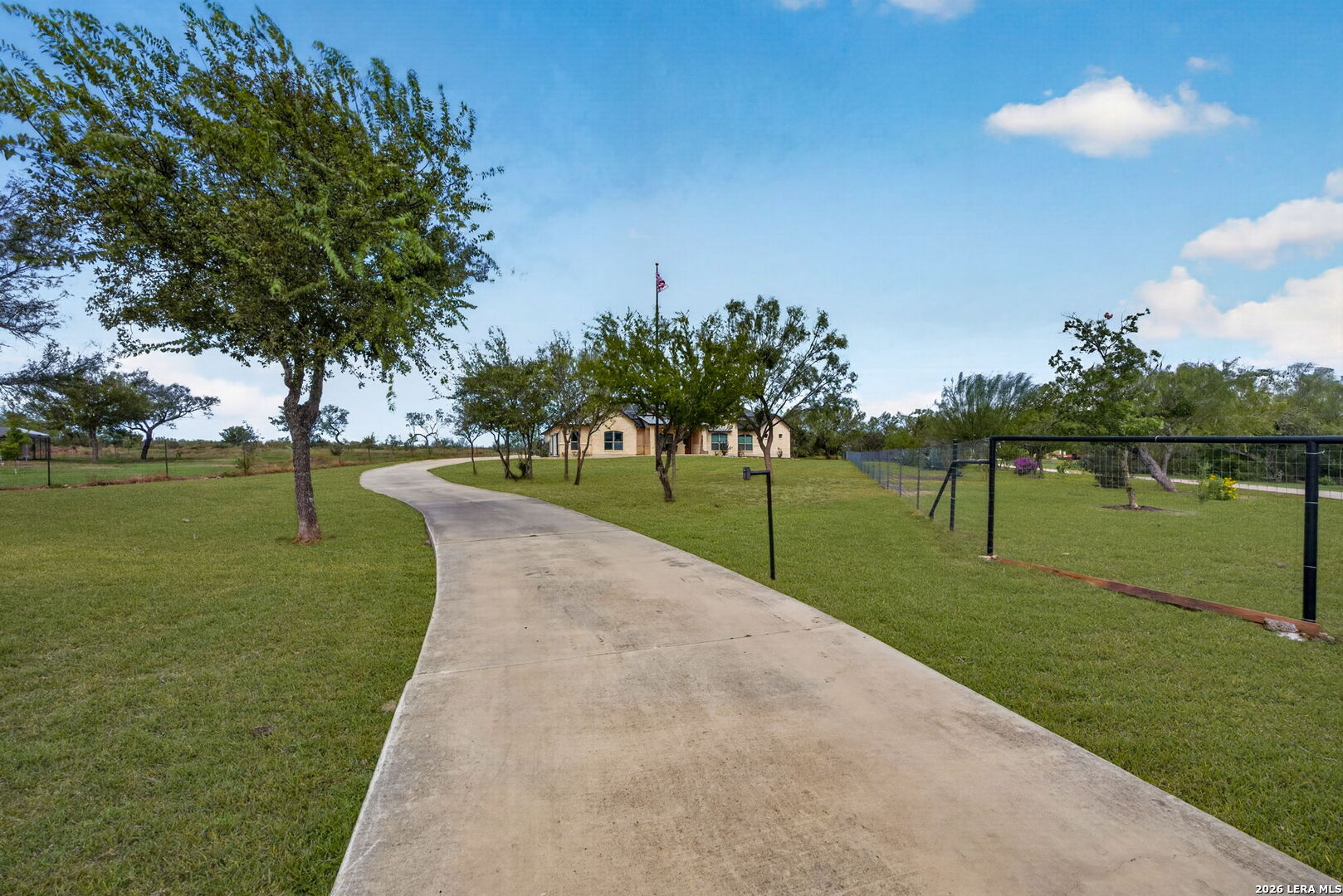 1027 County Road 367 Hondo TX 78861