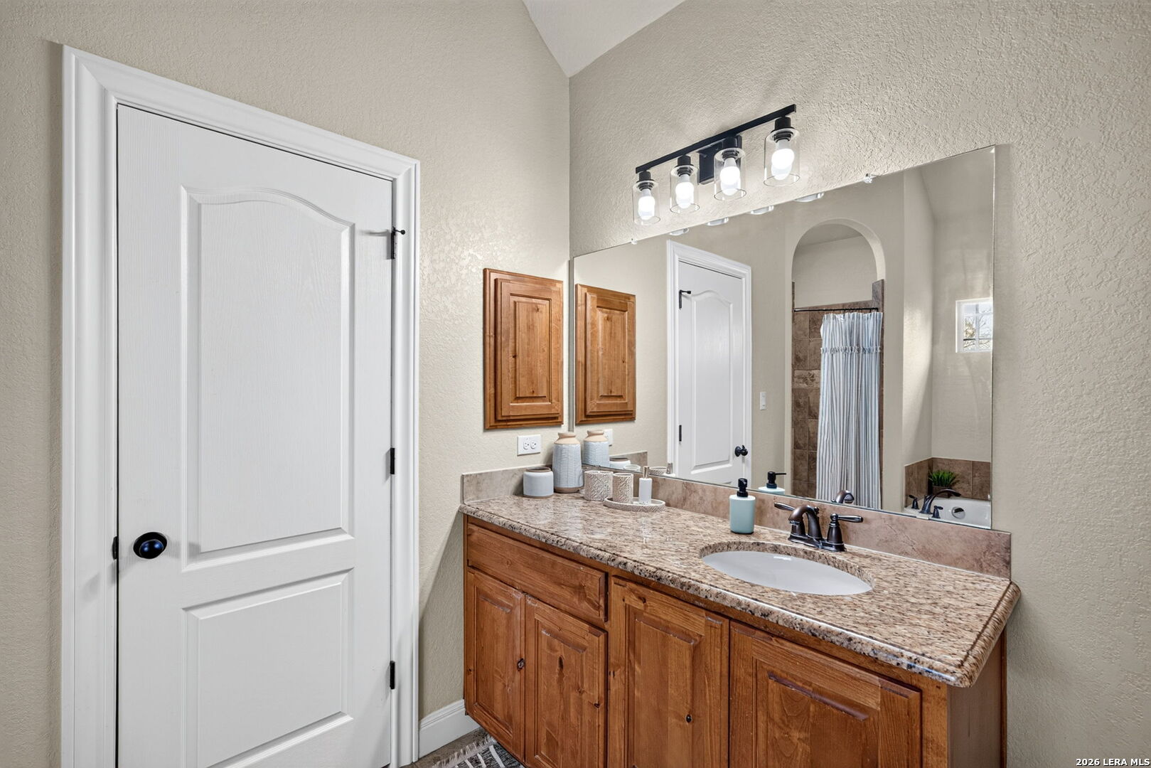 1027 County Road 367 Hondo TX 78861