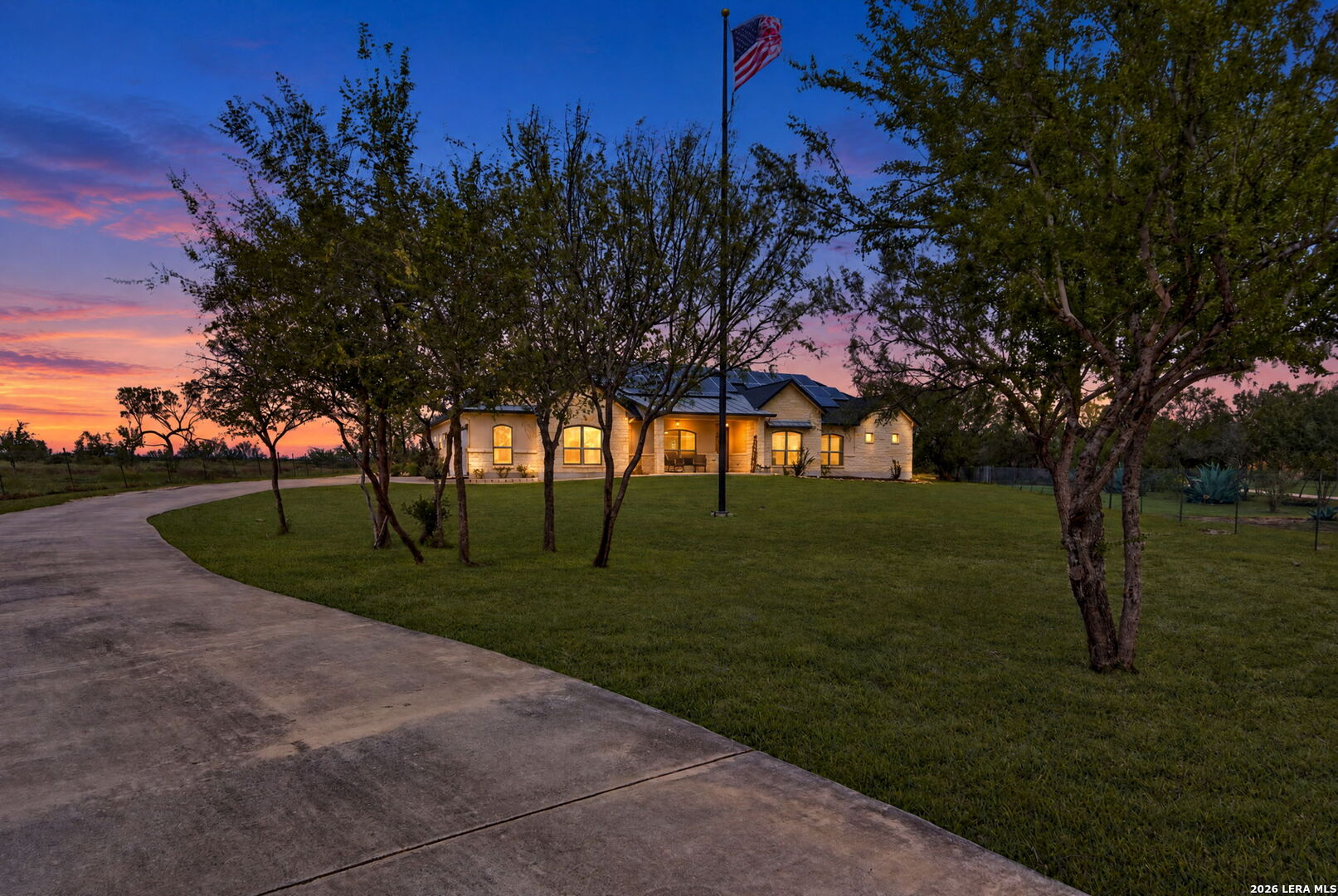 1027 County Road 367 Hondo TX 78861