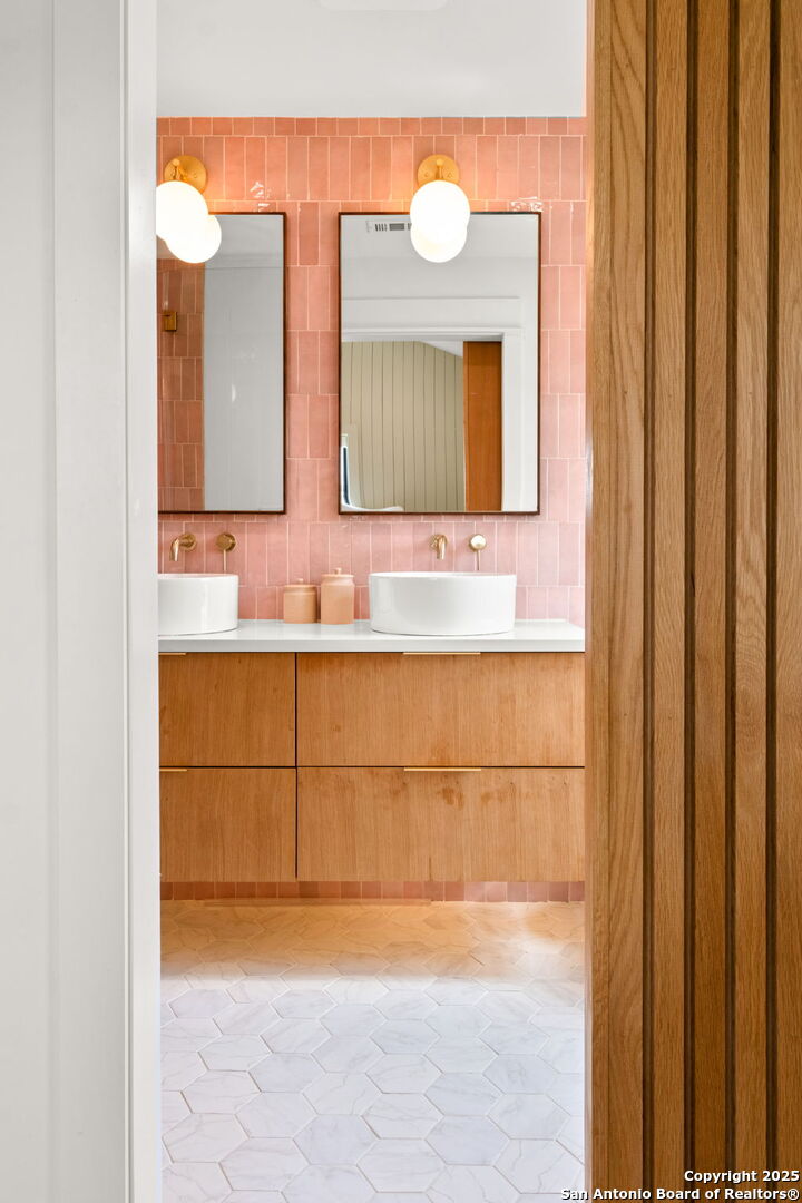 1016 Sparkman Drive Boerne TX 78006