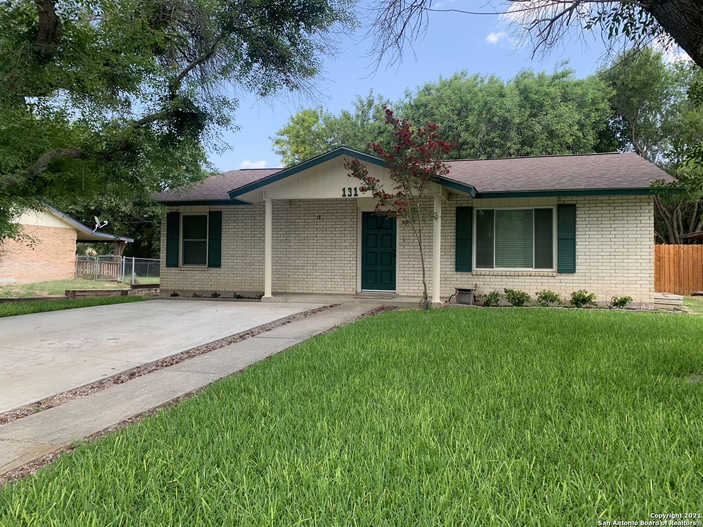 131 Barry Street Uvalde TX 78801