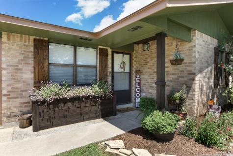 229 Blue Bonnet Floresville TX 78114