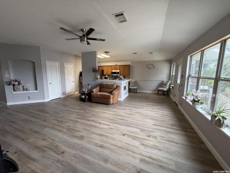 7142 Coral Springs San Antonio TX 78250