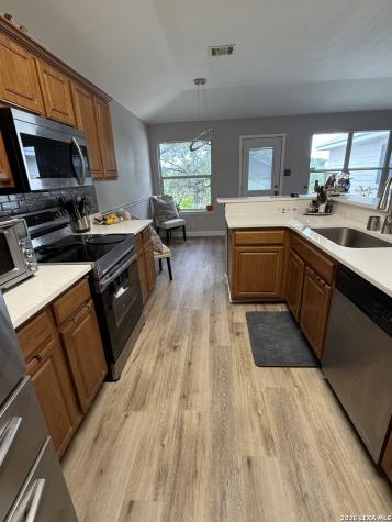 7142 Coral Springs San Antonio TX 78250