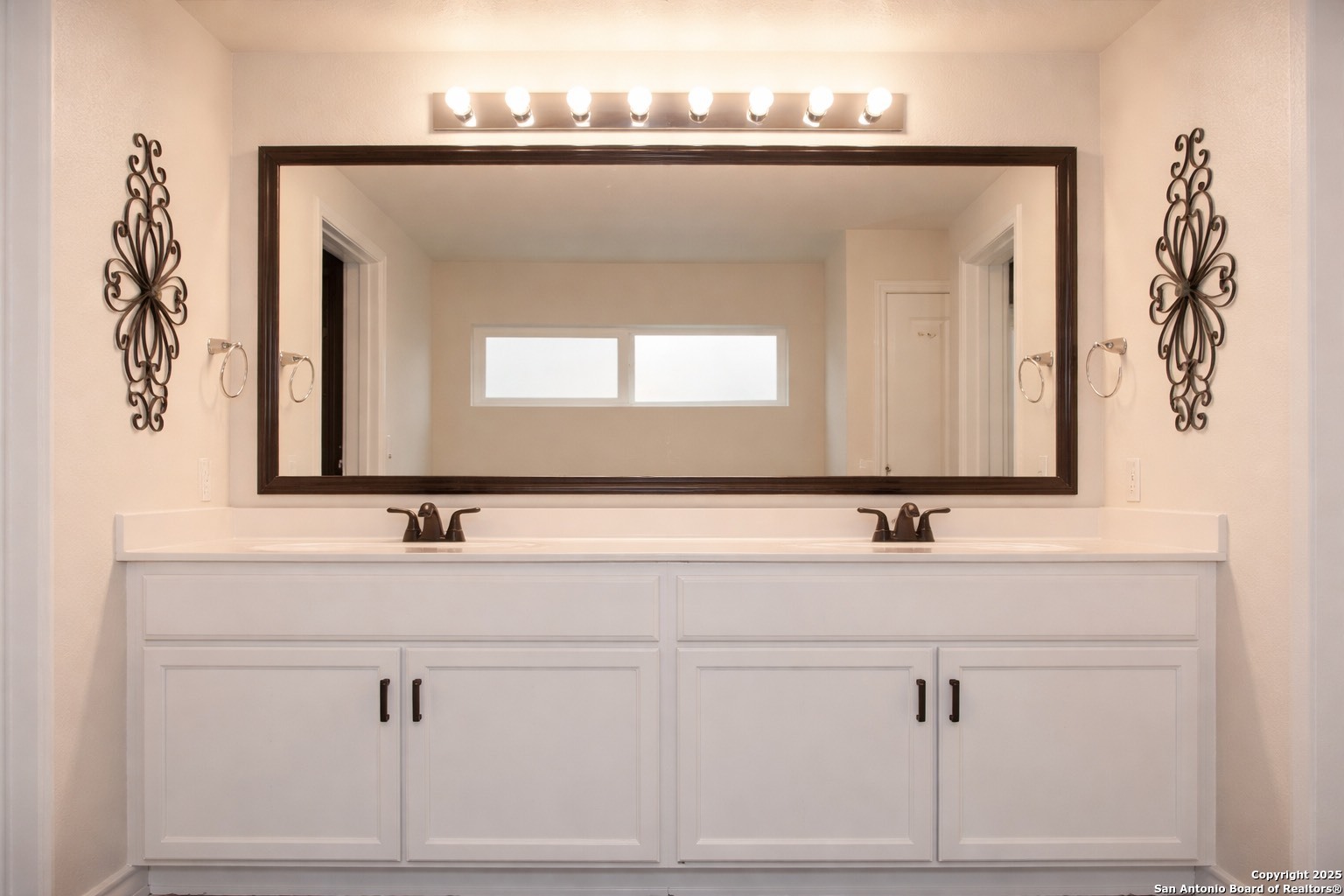 7427 Equinox Corner San Antonio TX 78252