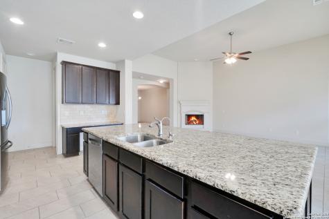 4207 Saddle Spur San Antonio TX 78253
