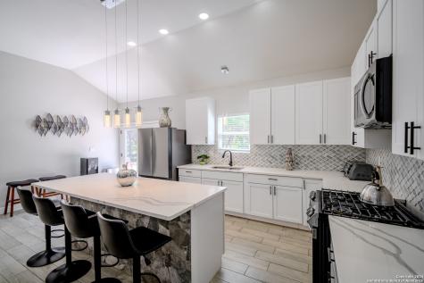 28326 Bonn Mountain San Antonio TX 78260