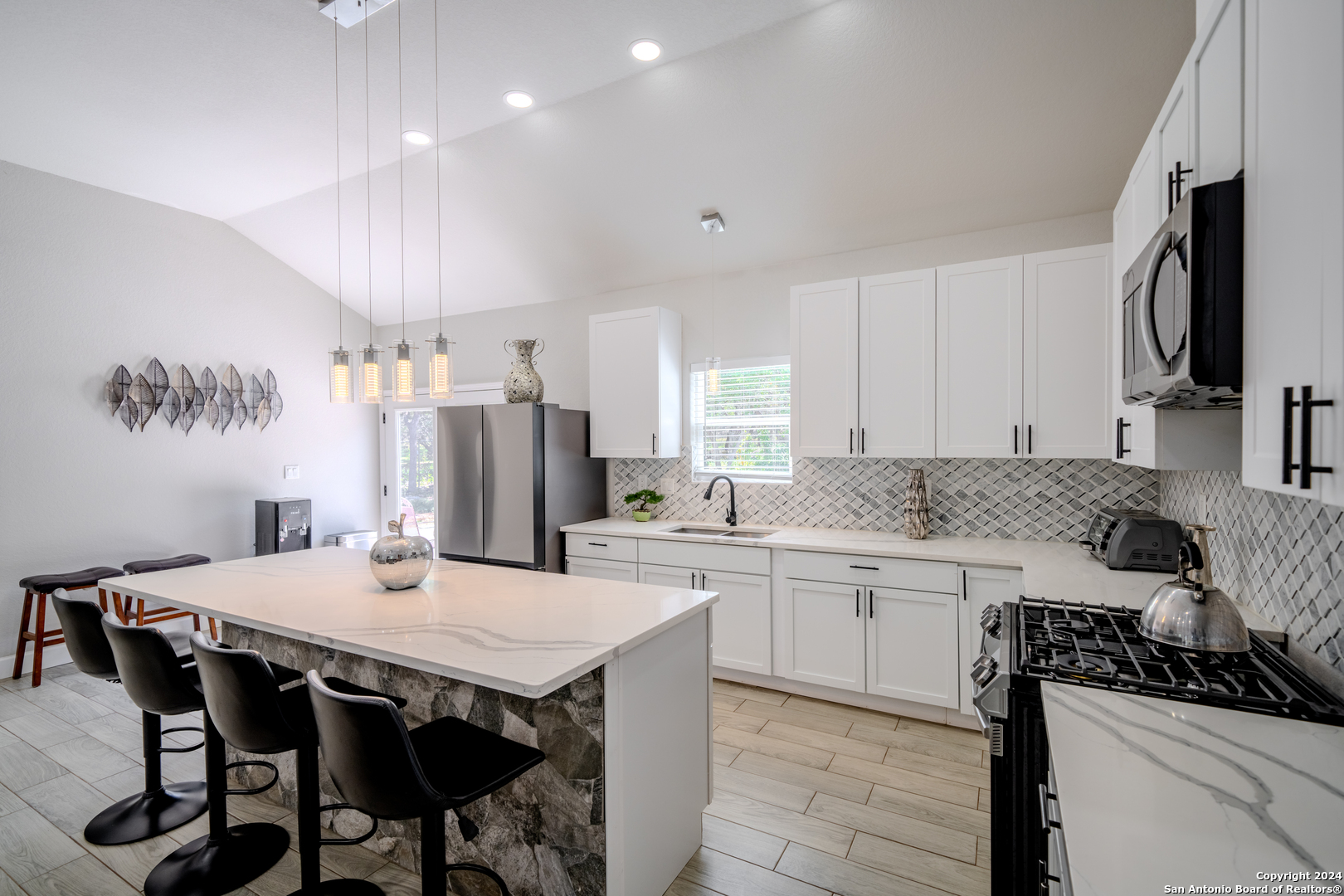 28326 Bonn Mountain San Antonio TX 78260