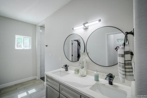 28326 Bonn Mountain San Antonio TX 78260