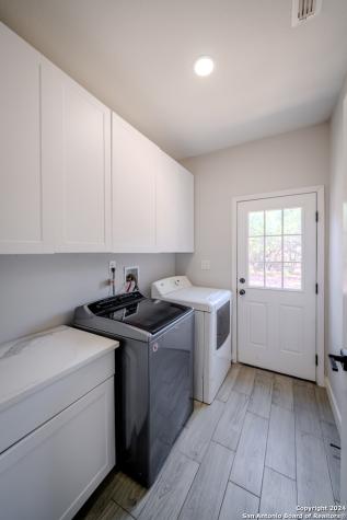 28326 Bonn Mountain San Antonio TX 78260