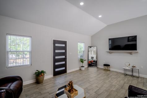 28326 Bonn Mountain San Antonio TX 78260
