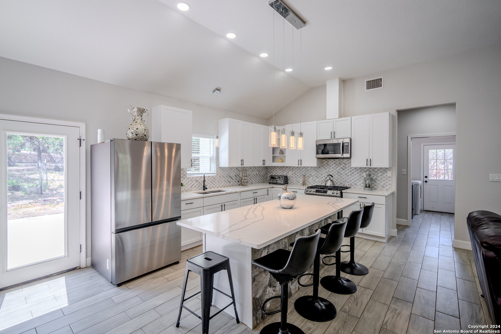 28326 Bonn Mountain San Antonio TX 78260