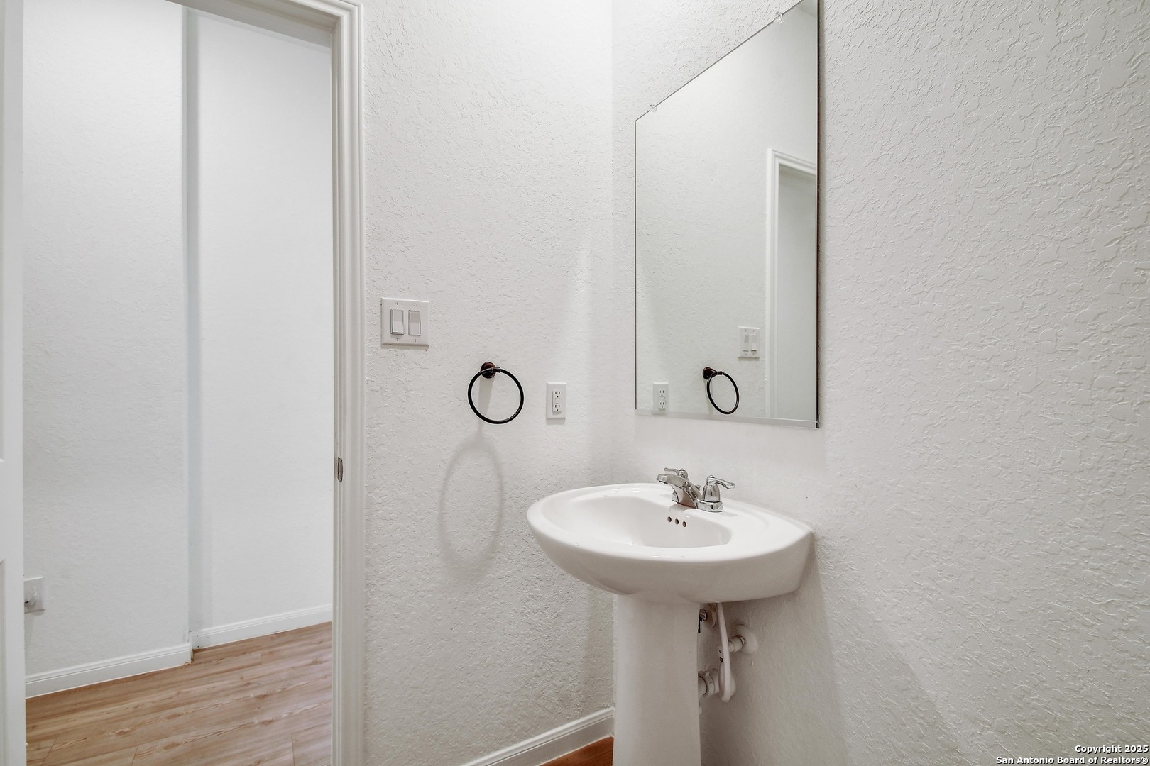 4406 Revetment Way San Antonio TX 78223