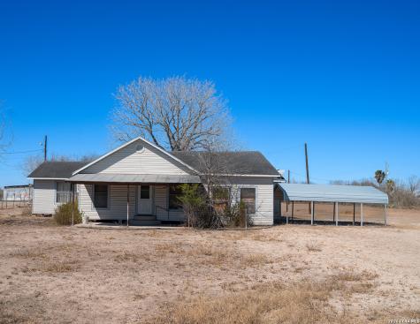 1580 Middle Road George West TX 78022