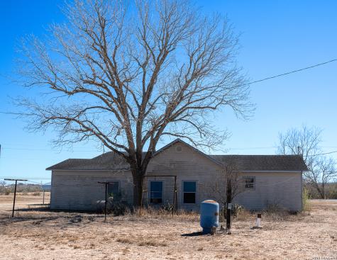 1580 Middle Road George West TX 78022
