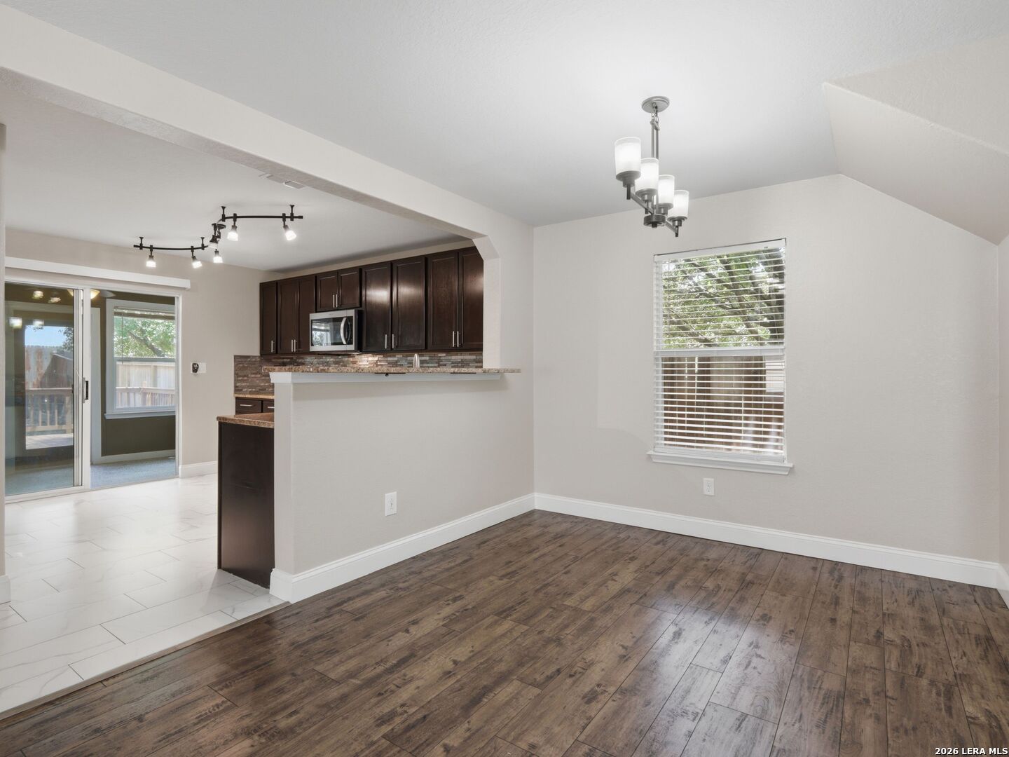 414 Walnut Crest Schertz TX 78154