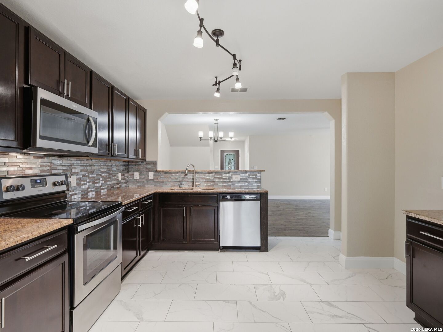 414 Walnut Crest Schertz TX 78154