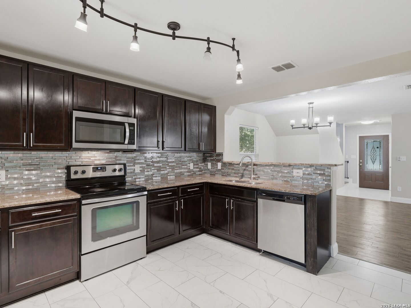 414 Walnut Crest Schertz TX 78154