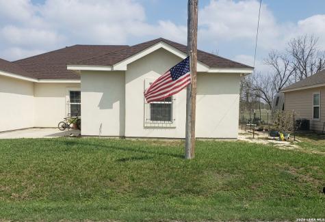 453 Fairway Circle Brackettville TX 78832