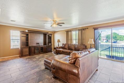 4014 Cinco Rios San Antonio TX 78223