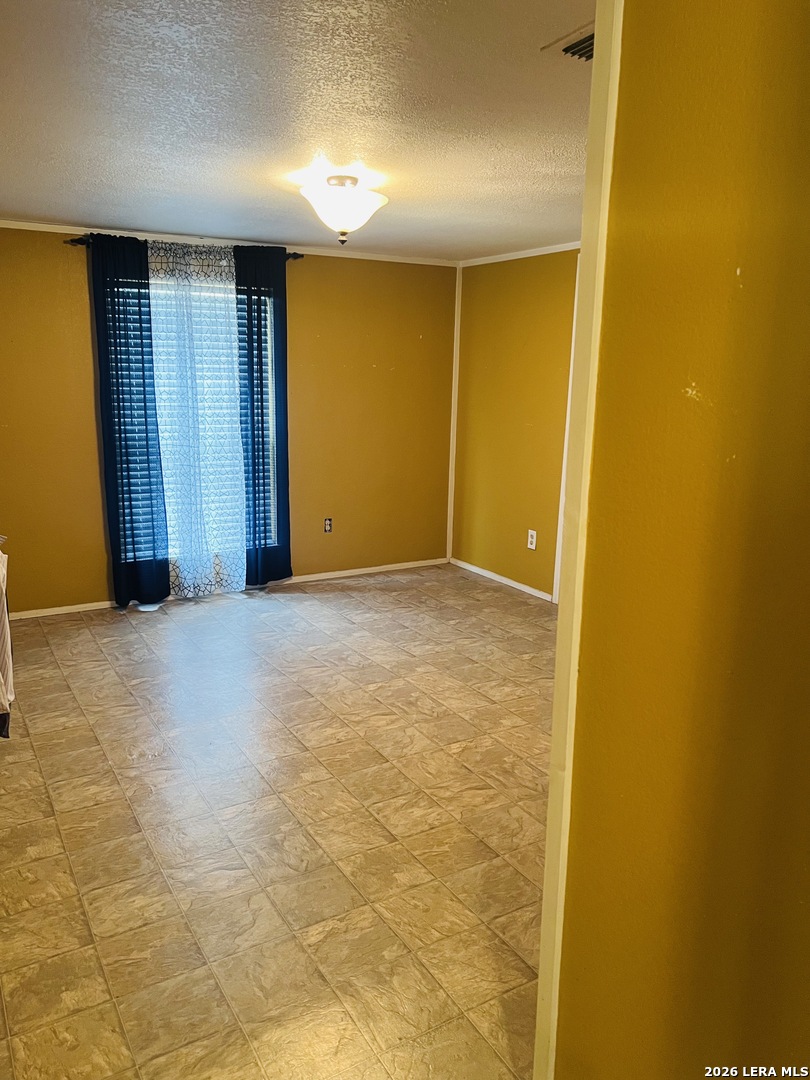 552 Diaz Uvalde TX 78801