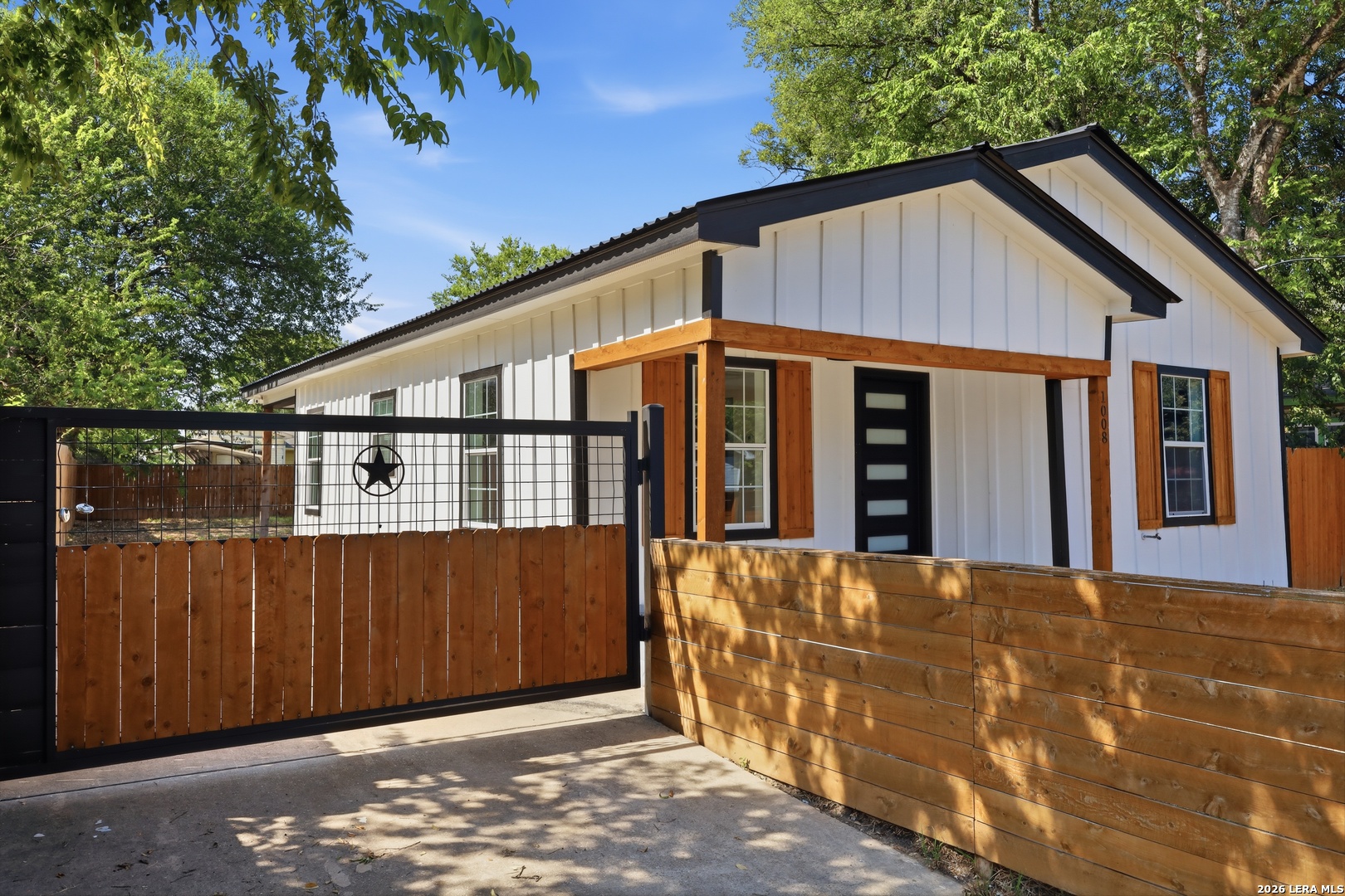1008 Stonewall San Antonio TX 78211