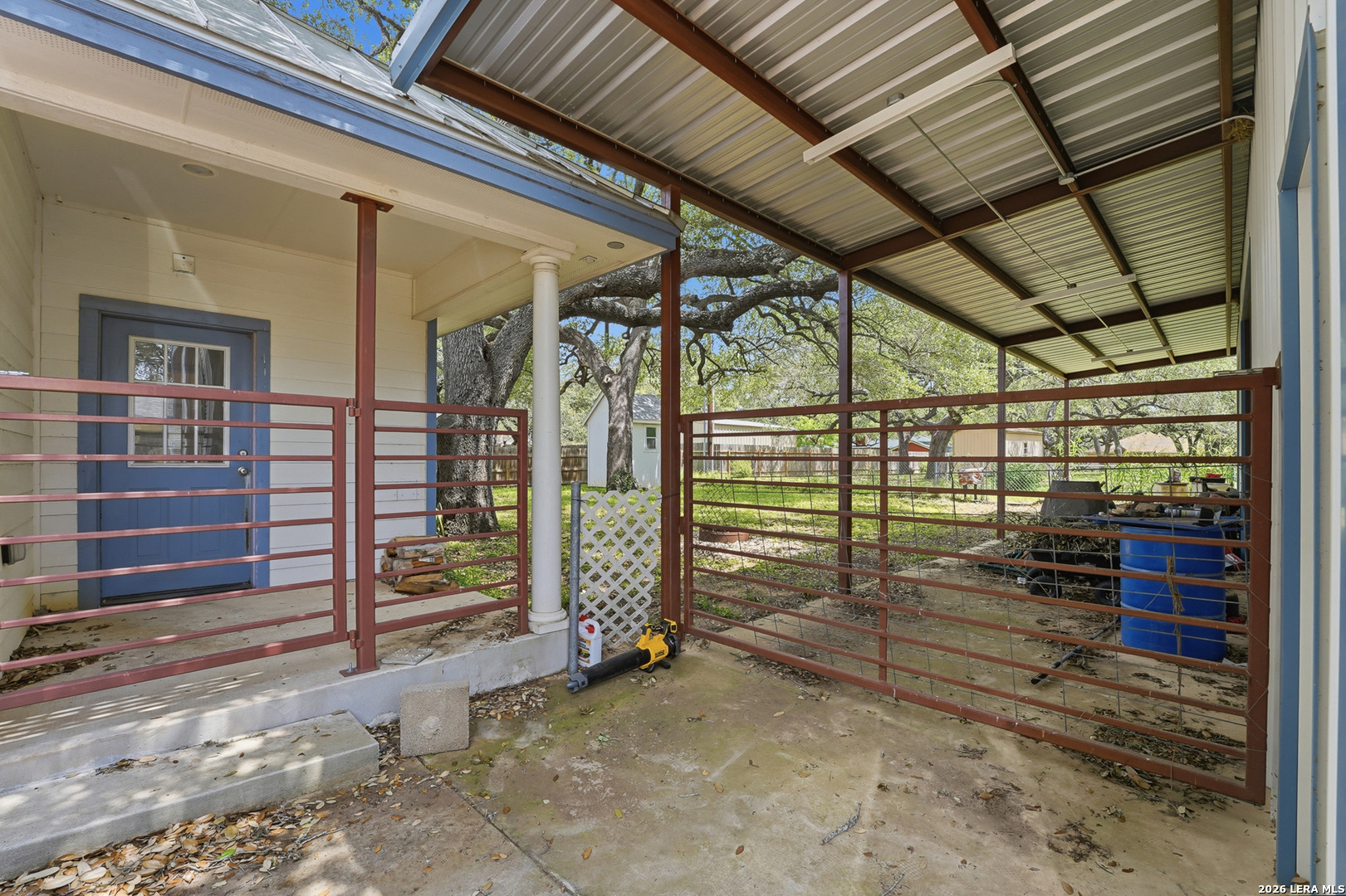 325 Sollock Devine TX 78016
