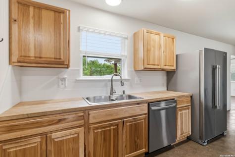 1060 Poplar Court Fischer TX 78623