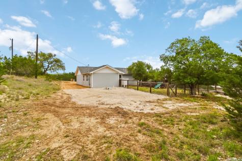 1060 Poplar Court Fischer TX 78623