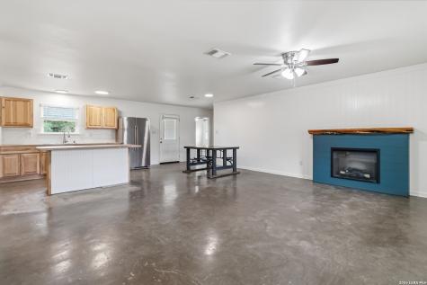 1060 Poplar Court Fischer TX 78623