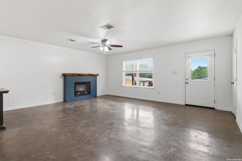 1060 Poplar Court Fischer TX 78623