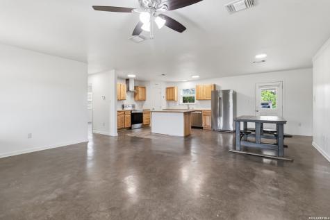 1060 Poplar Court Fischer TX 78623