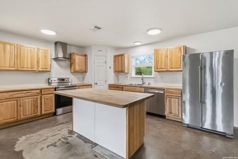 1060 Poplar Court Fischer TX 78623