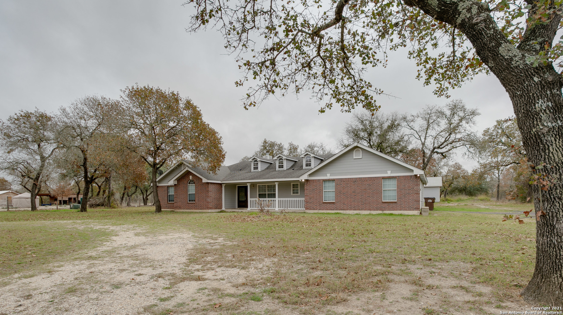 335 Spur Ridge San Antonio TX 78264