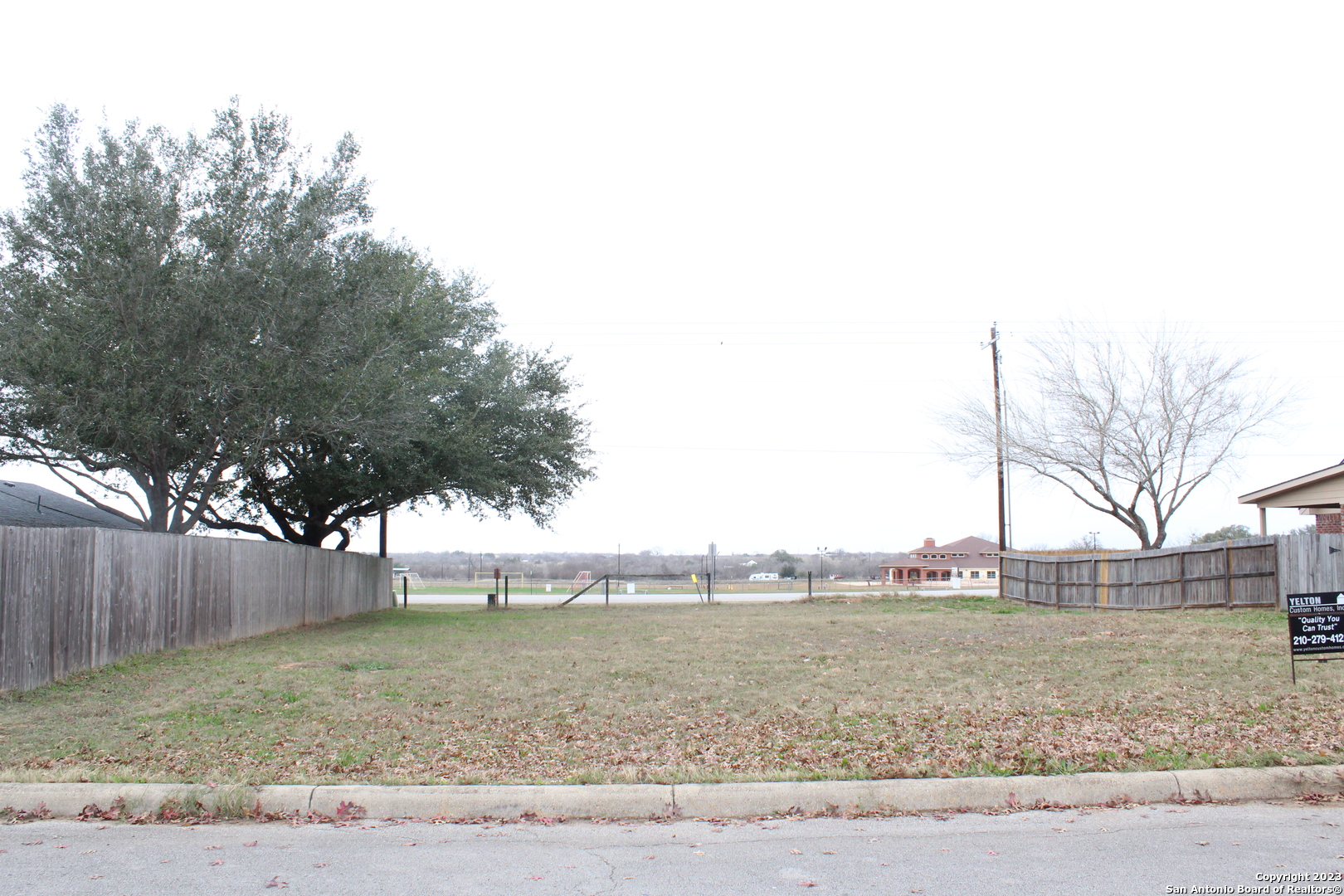 1003 Verbena Loop Floresville TX 78114