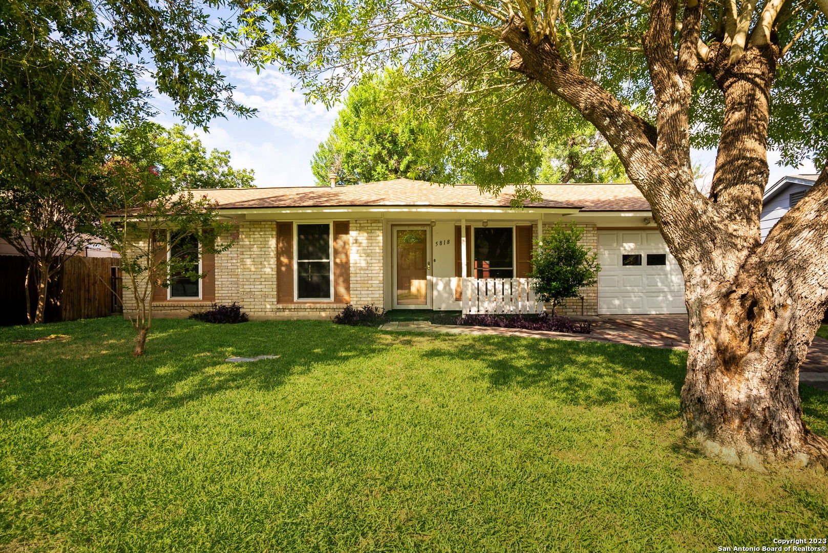 5818 Woodhill San Antonio TX 78218