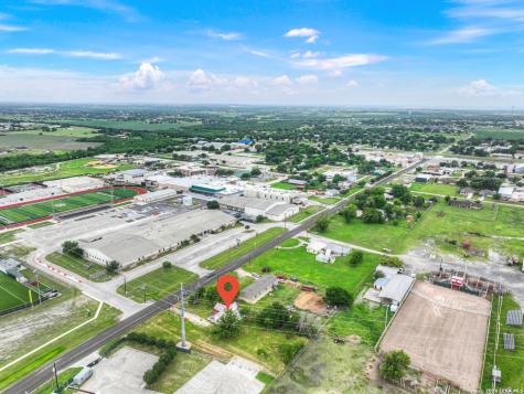 517 Center Street Marion TX 78124
