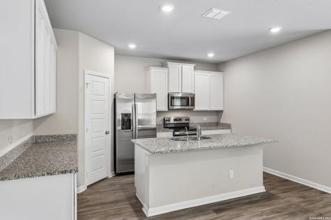 605 Oleander Creek Seguin TX 78155