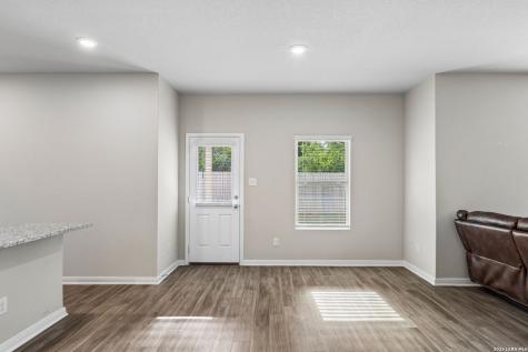 605 Oleander Creek Seguin TX 78155