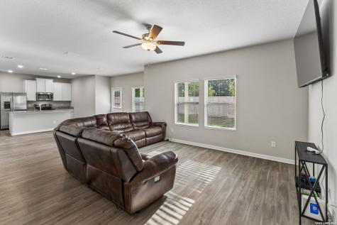 605 Oleander Creek Seguin TX 78155